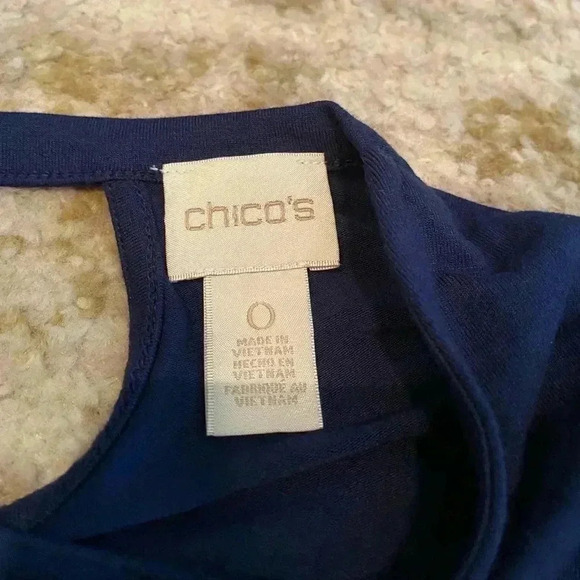 CHICOS NAVY BLUE TOP WITH OPEN DESIGN IN BACK 0 - Picture 3 of 4